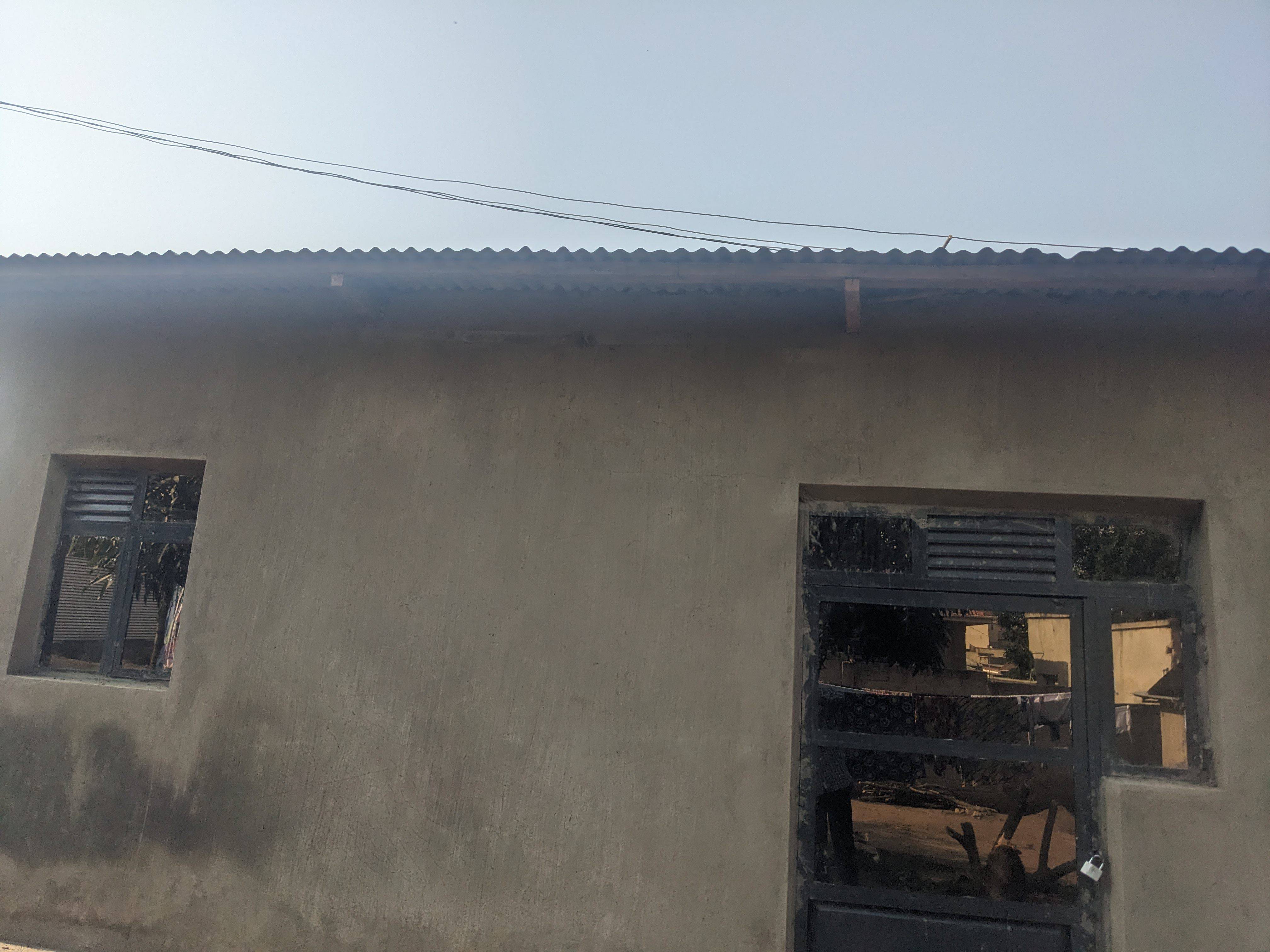 MAISON À LOUER: 3 CHAMBRES + SALON À POLICE DE FRONTIÈRE